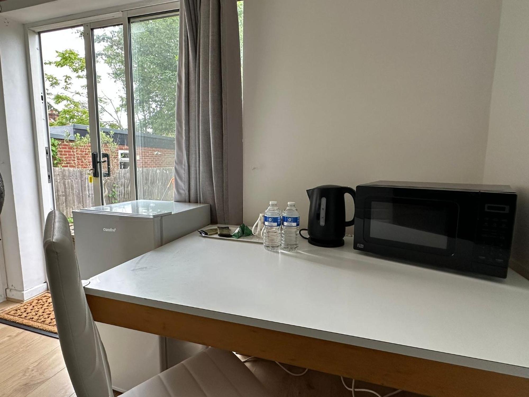 Pensiune 1 En-suite With Private Entrance & Free Parking